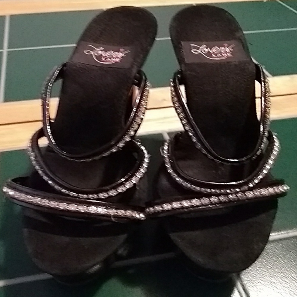 Shoes - Picture 2 of 2